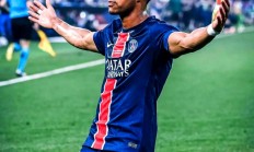 开云体育入口-包含巴黎主场大胜，稳固领先优势的词条