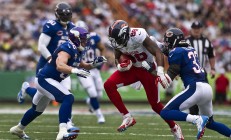 开云体育视频直播-F1街道赛之夜，金玟哉高光表现，绿茵场与引擎轰鸣的交响