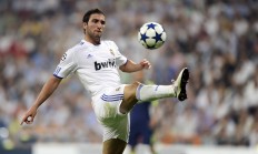 开云体育官网-铁血坎特扛起蓝桥脊梁，葡萄牙新星闪耀终结枪手不败梦