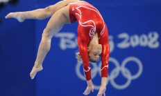 开云下载-冰与火之歌，深圳队跨洋带走热火，乔治一剑封喉定乾坤