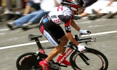 开云体育入口-北非风暴席卷安菲尔德，阿尔及利亚最后时刻绝杀利物浦，西甲德比黯然失色