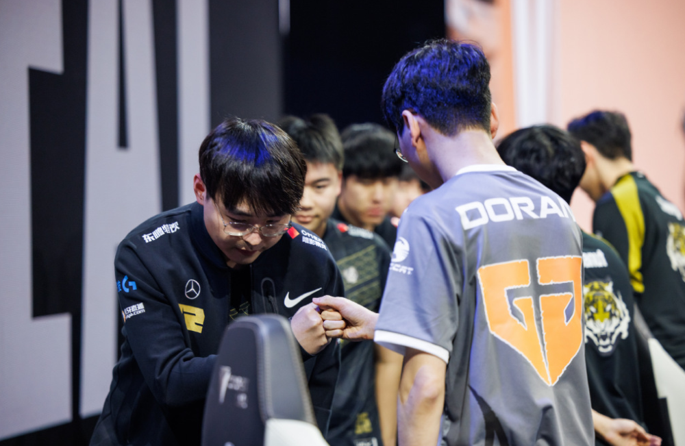 DK碾压G2，Mickey惊艳世界