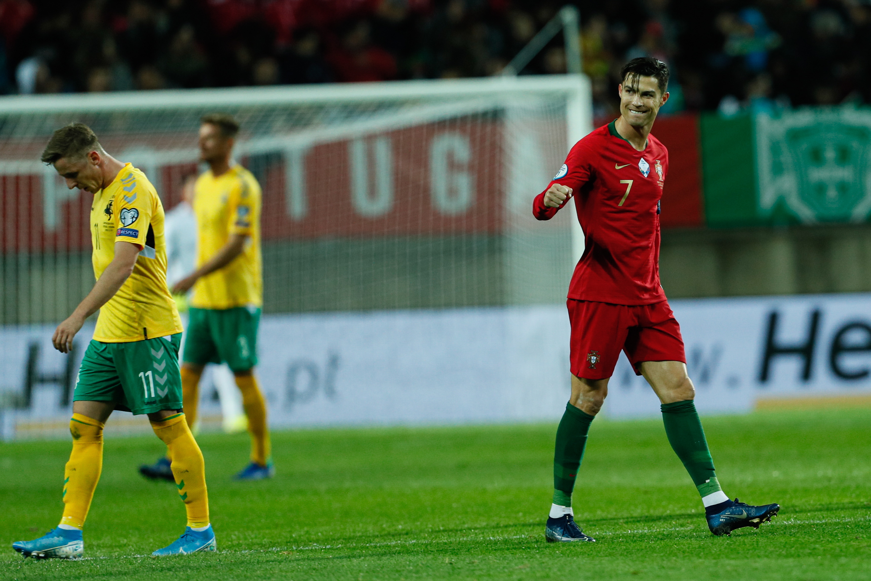 关于立陶宛队遭逢失利，欧预赛小组出局在望的信息