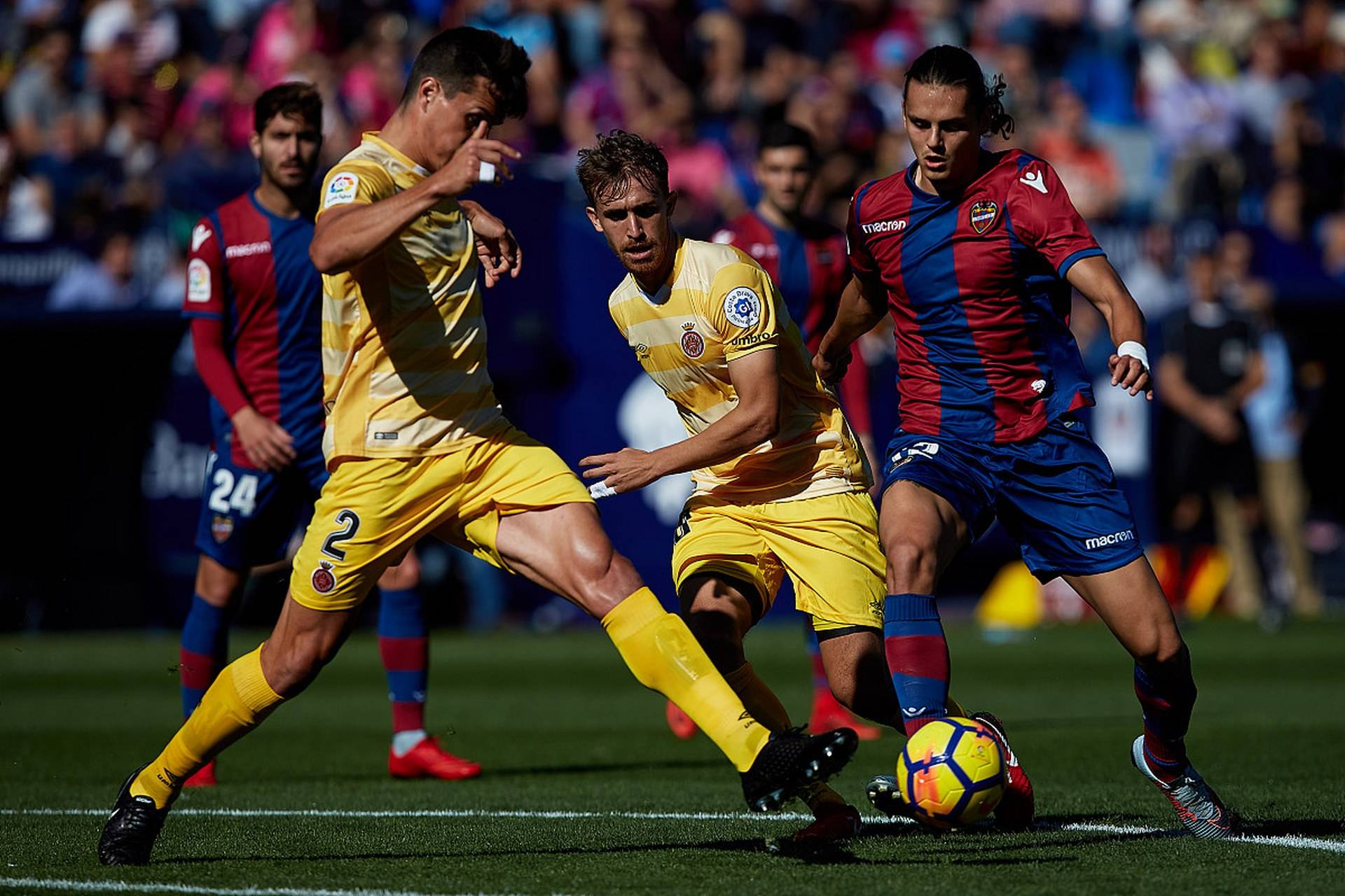 阿拉维斯苦练技术，备战西甲强敌的简单介绍