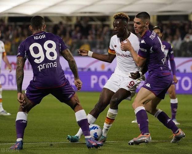 关于佛罗伦萨客场逼平罗马，保持不败的信息