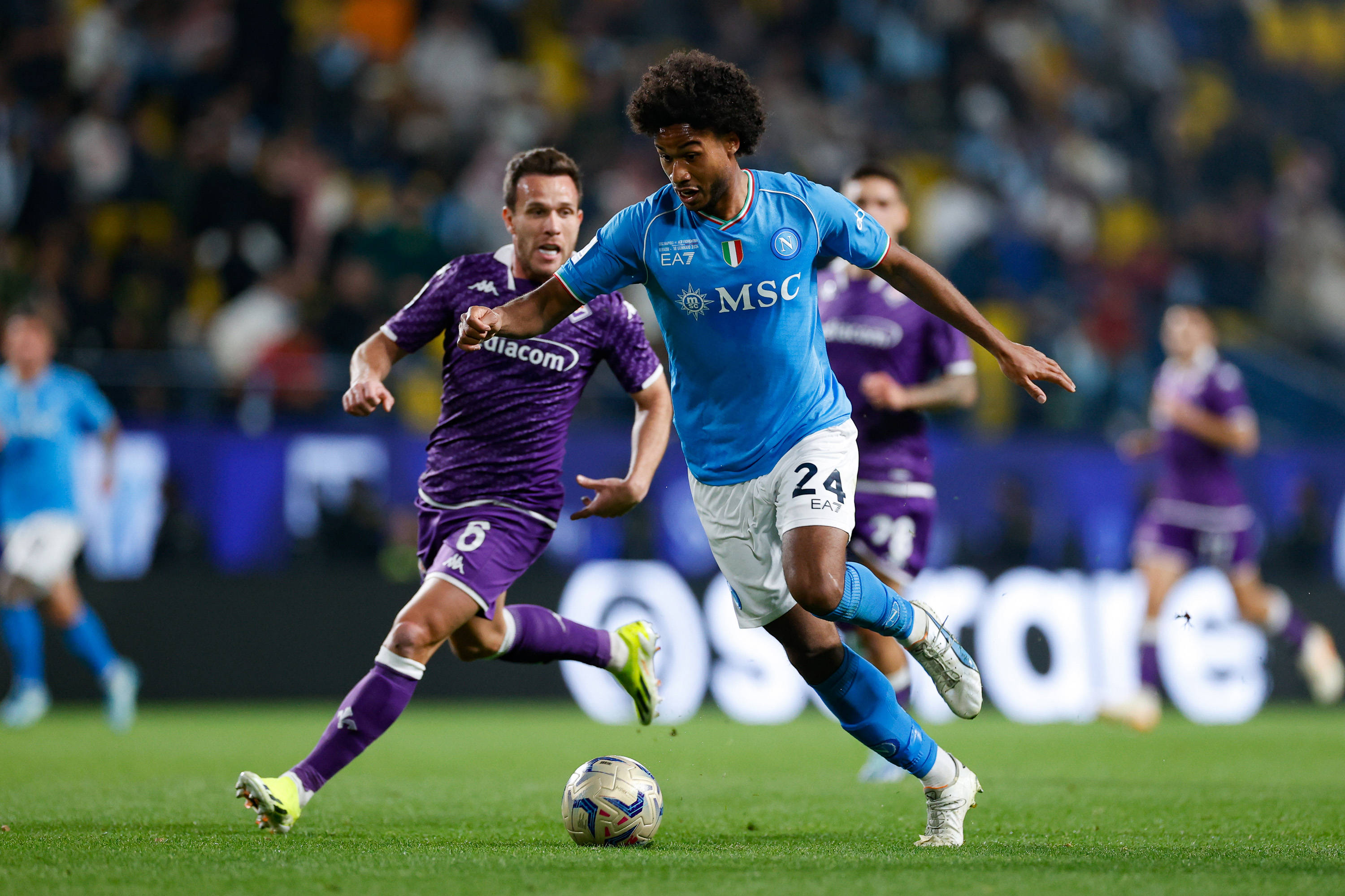 关于佛罗伦萨客场逼平罗马，保持不败的信息