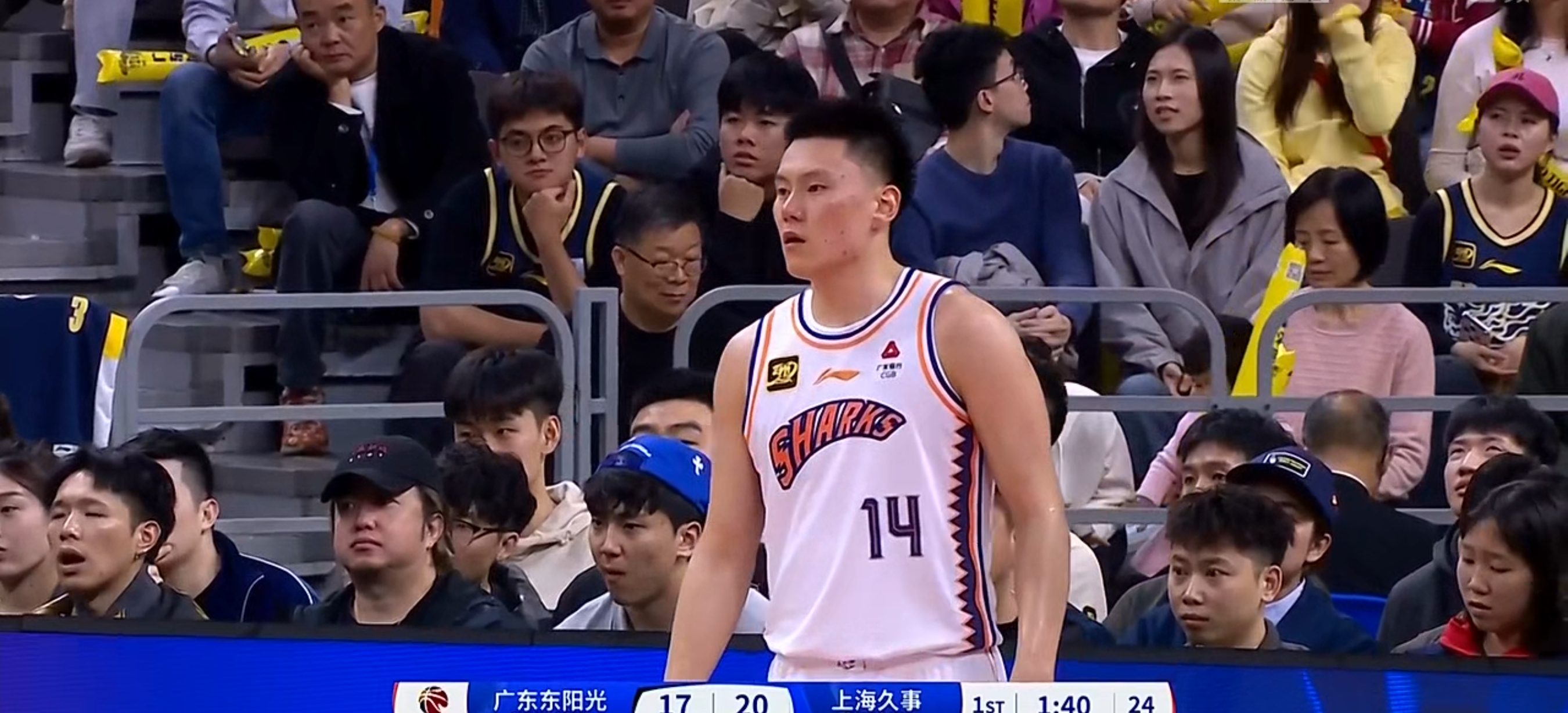 包含广东队大比分战胜对手，扩大领先优势的词条