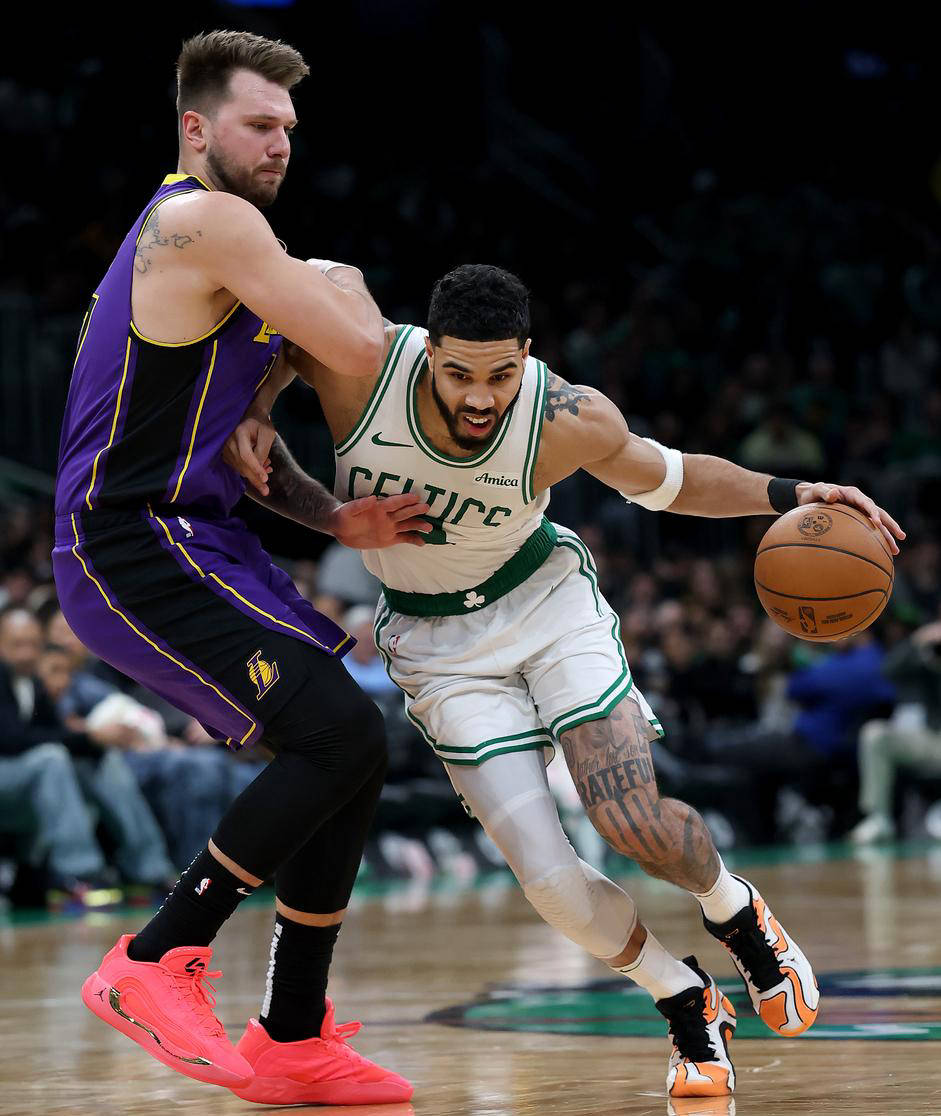 包含凯尔特人队控场优势明显，碾压对手的词条