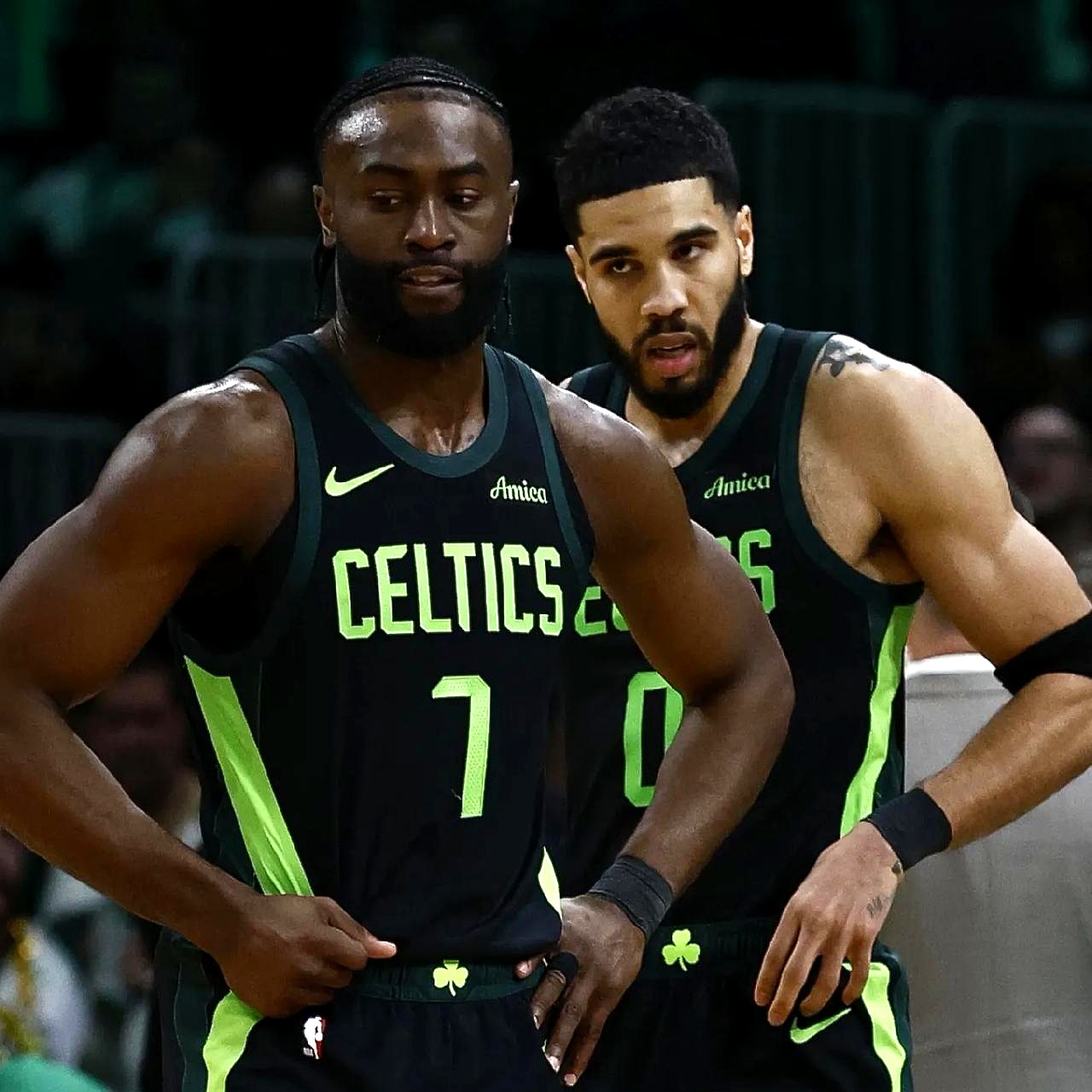 关于上海队鏖战尼克斯，塔图姆关键制胜的信息