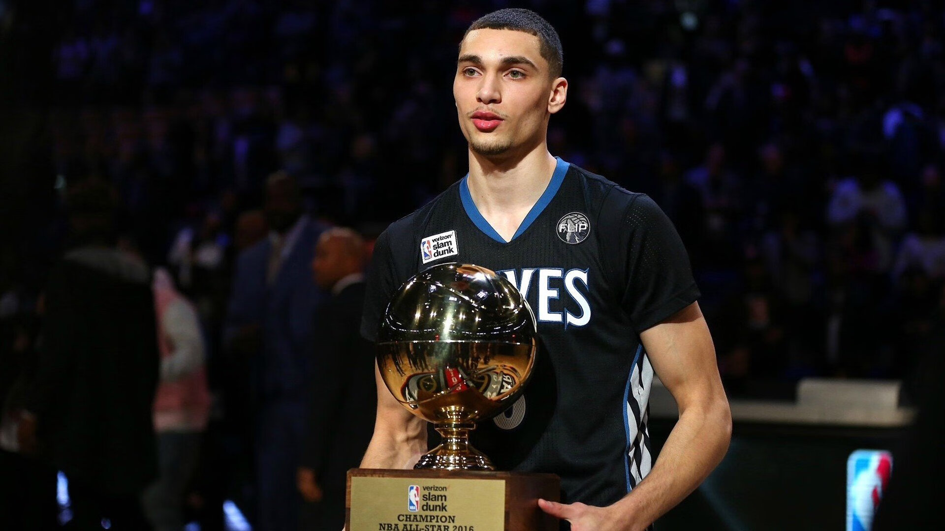 雅加达惊雷,当轻取成为史诗,郑思维如何用一拍改写百年羽球叙事?